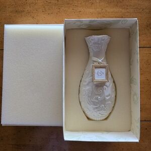 New Vintage Lenox Porcelain Vase With Frame